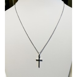 Collana con pendente a croce